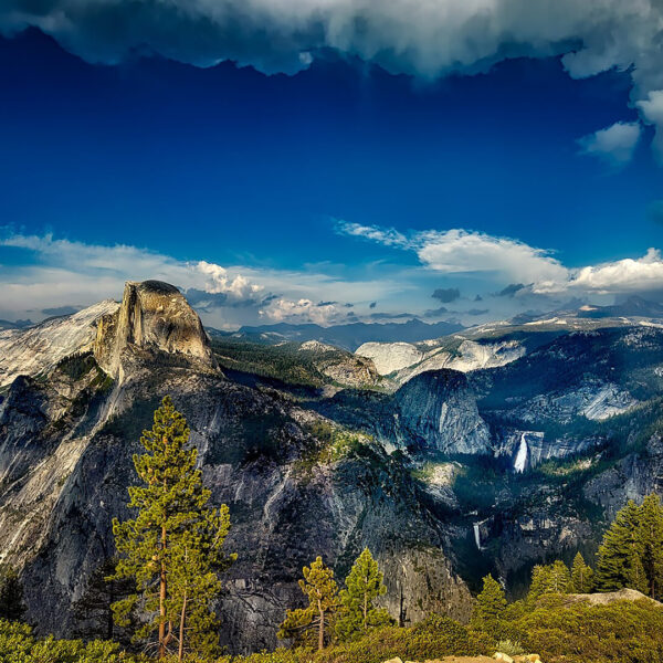 Experience the breathtaking beauty of Yosemite National Park on our guided small group tours. Explore the iconic landmarks and immerse yourself in the natural wonders of Yosemite. Book your tour now!