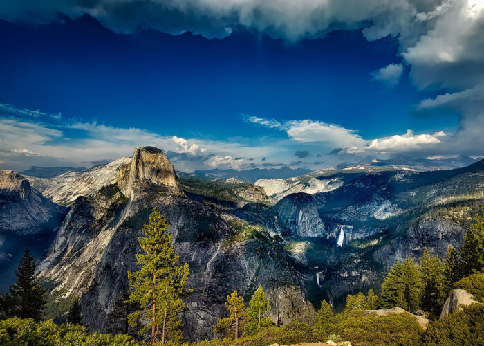 Experience the breathtaking beauty of Yosemite National Park on our guided small group tours. Explore the iconic landmarks and immerse yourself in the natural wonders of Yosemite. Book your tour now!